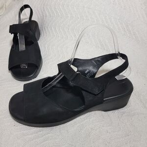 Munro American Black Nubuck Block Heel Wedge Sandals 9.5 WW‎ Double Wide M380886